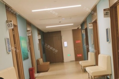 上海医大医院眼科治疗室