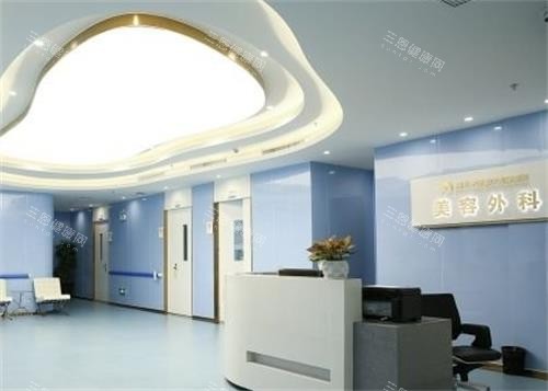 2025重庆西南医院整形美容外科价目表待看！乳房上提15000+歪鼻矫正9170+腰腹环吸22000+