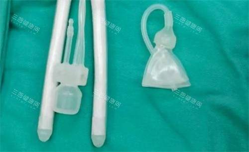 可膨胀假体