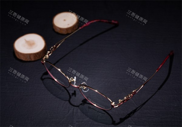 超视立远近两用眼镜宣传图