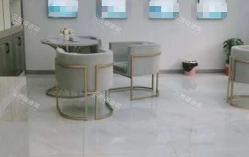 武汉华硕口腔等待区环境