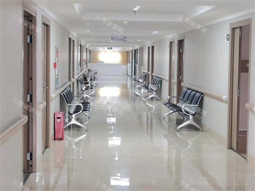 成都友谊医院疤痕科过道环境一览图