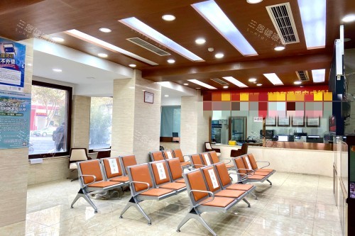 成都医大口腔室内一角 成都医大口腔室内一角