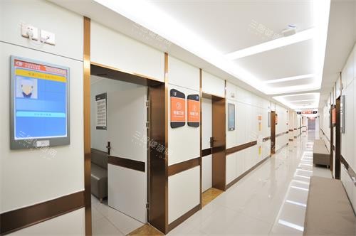 济南华厦眼科病房走廊环境