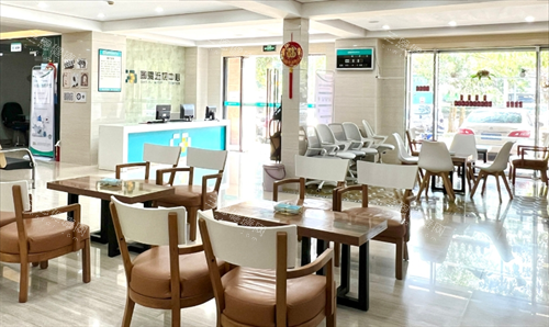 海口国爱近视医院入门厅