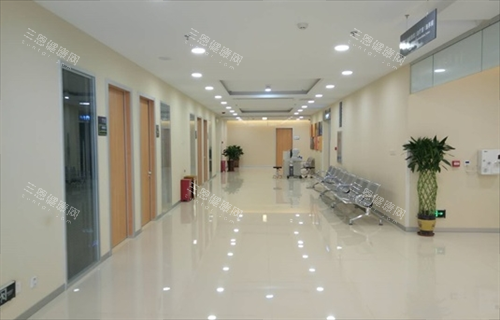 沧州爱尔眼科医院走廊