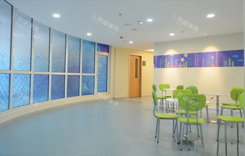 沧州爱尔眼科医院等候区