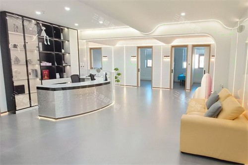 大庆瑞英医疗美容候诊区