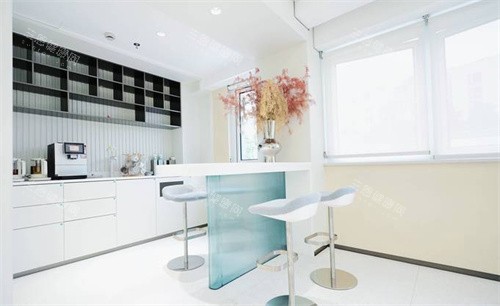 苏州光明眼科医院三楼