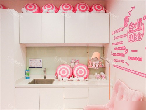 乌鲁木齐美奥口腔粉红诊室环境图