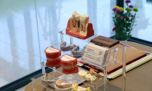 哈尔滨舒诺口腔假牙展示图