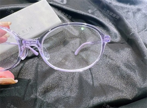 尼康控优点和星趣控哪个好？点扩散与H.A.L.T技术拆解，6-16岁娃适配指南+真实防控数据曝光！