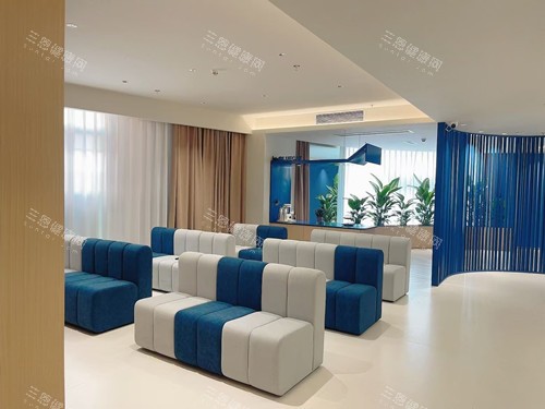 长沙蓝猫眼科候诊区 长沙蓝猫眼科候诊区