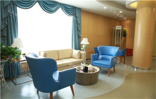 南京美奥口腔门诊部等待区 南京美奥口腔门诊部等待区