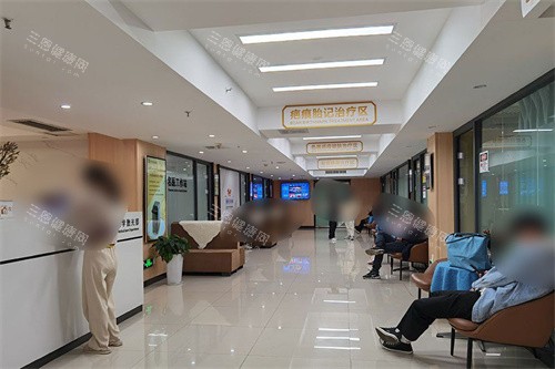 长沙中科皮肤病医院走廊环境 长沙中科皮肤病医院走廊环境