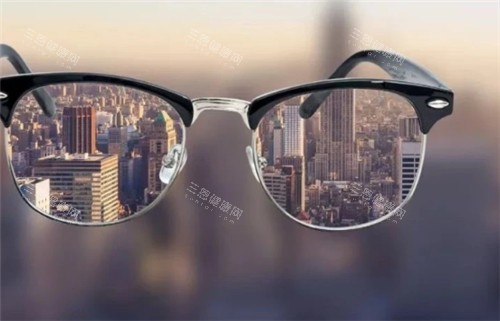 配镜小白必看！2026新明月镜片价格表大公开，对比普通镜片到底值不值这个价？必读指南！