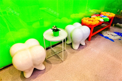 银川和仁堂口腔牙齿的卡通板凳 银川和仁堂口腔牙齿的卡通板凳