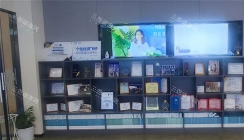 武汉爱尔眼科洪山医院展示墙 武汉爱尔眼科洪山医院展示墙