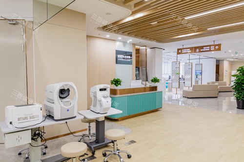 上海新视界东区眼科医院医疗室