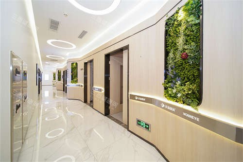 合肥沃瑞眼科医院内走廊环境