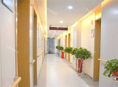 兰州普瑞眼科医院怎么样？地址在城关区白银路222号|近视矫正技术获蔡司正规认证