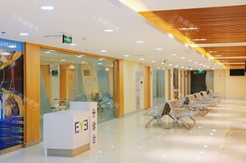 山西长治爱尔眼科二楼大厅 山西长治爱尔眼科二楼大厅