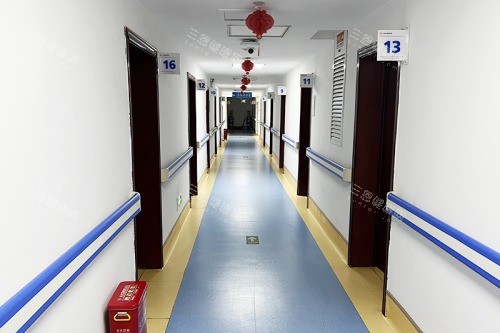 平顶山眼科医院走廊区域 平顶山眼科医院走廊区域