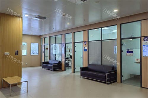 天津普瑞眼科医院怎么样？全飞秒手术医生坐镇|地址永安道215号|口碑人气双优