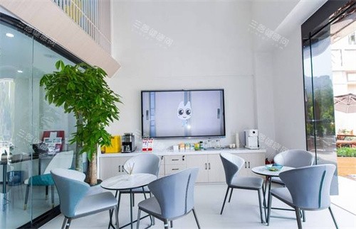 成都橙奕口腔等待区环境