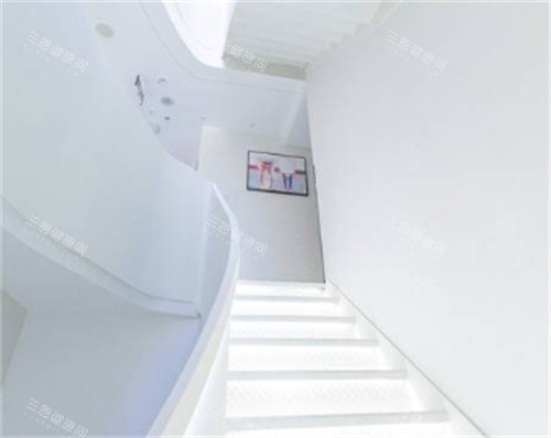 成都橙奕口腔旋转楼梯环境