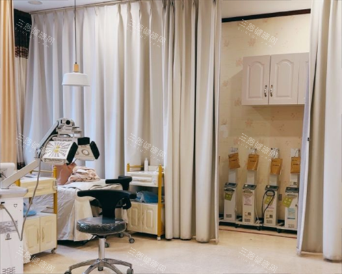 北京京城皮肤医院仪器操作室画家 北京京城皮肤医院仪器操作室画家