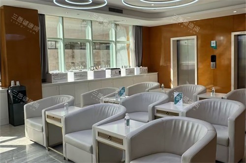 呼和浩特华医口腔候诊区 呼和浩特华医口腔候诊区