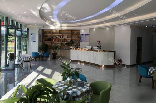 西藏林芝微笑口腔诊所前台