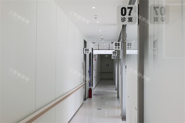 北京禾禾口腔(怡和门诊)走廊环境展示 北京禾禾口腔(怡和门诊)走廊环境展示