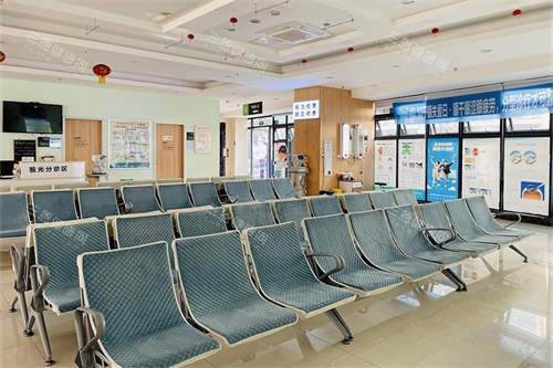 重庆铜梁爱尔眼科医院怎么样？正规眼科诊疗|地址迎春东街271号|技术强口碑优