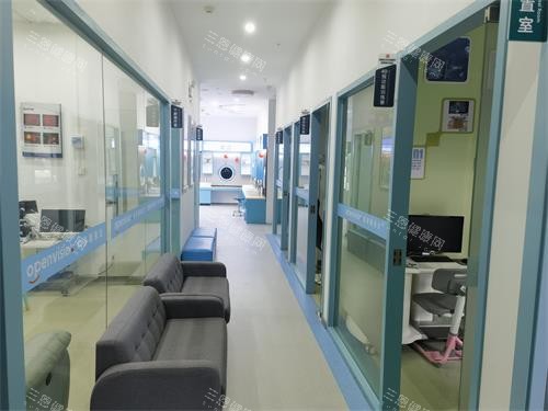 泉州惠明欧普眼科走廊休息区 泉州惠明欧普眼科走廊休息区