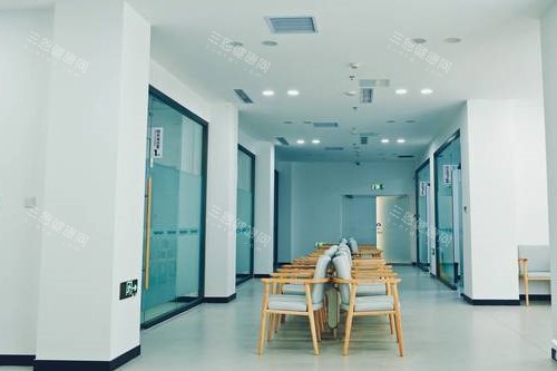 赤峰市团圆口腔医院价格表分享，种植牙3000元起、传统矫正600元起、镶牙1500元起~