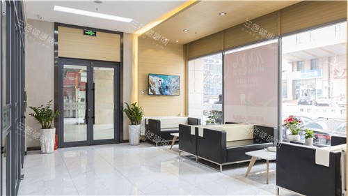 大连齿医生口腔一楼候诊区