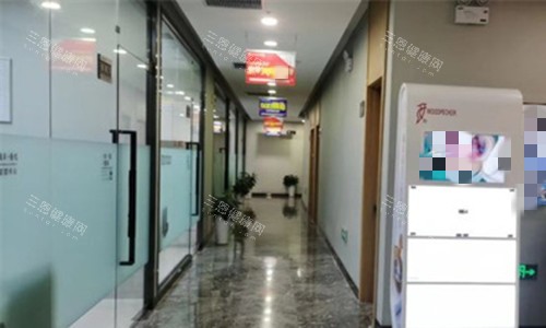 大连康贝佳口腔走廊图 大连康贝佳口腔走廊图