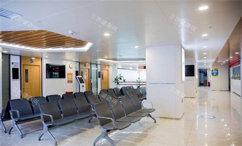 乌鲁木齐普瑞眼科医院等待区