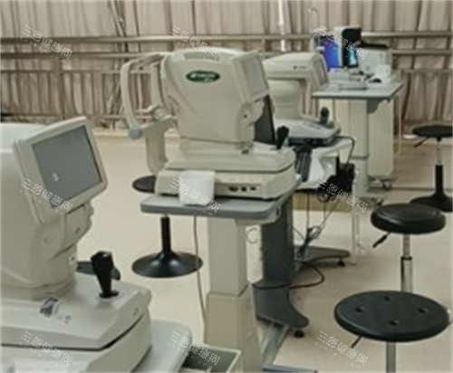 常州泽明眼科视力检测区环境图 常州泽明眼科视力检测区环境图