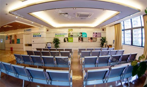 成都爱迪眼科医院怎么样？省级临床重点专科认证|13大科室全覆盖|蔡司全飞秒+眼整形双技术加持