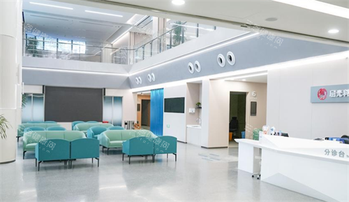 深圳普瑞眼科星耀店接待区