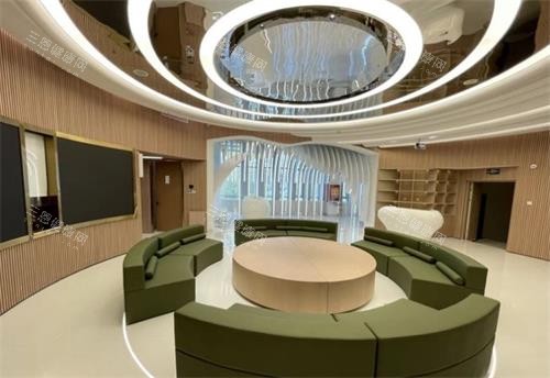 乌鲁木齐福宏林口腔怎么样？正规牙科连锁|红光山/奇台路双院|种牙矫正技术强