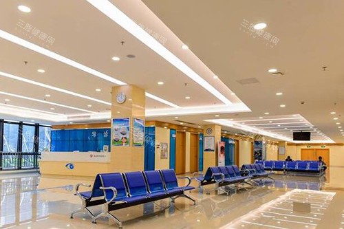 佛山华厦眼科医院等候区环境