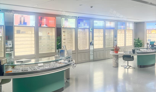 深圳普瑞眼科星耀店配镜区