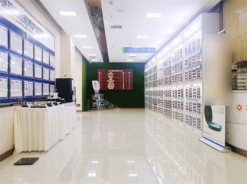 太原众植齿科医院走廊环境图 太原众植齿科医院走廊环境图