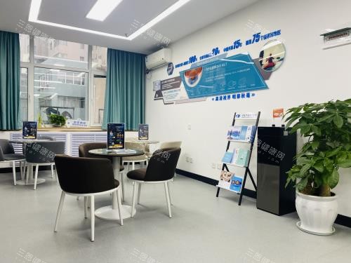 青岛华厦眼科等候区环境
