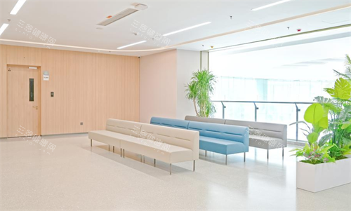深圳普瑞眼科星耀店休息区