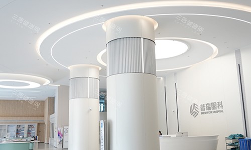 深圳普瑞眼科大厅环境